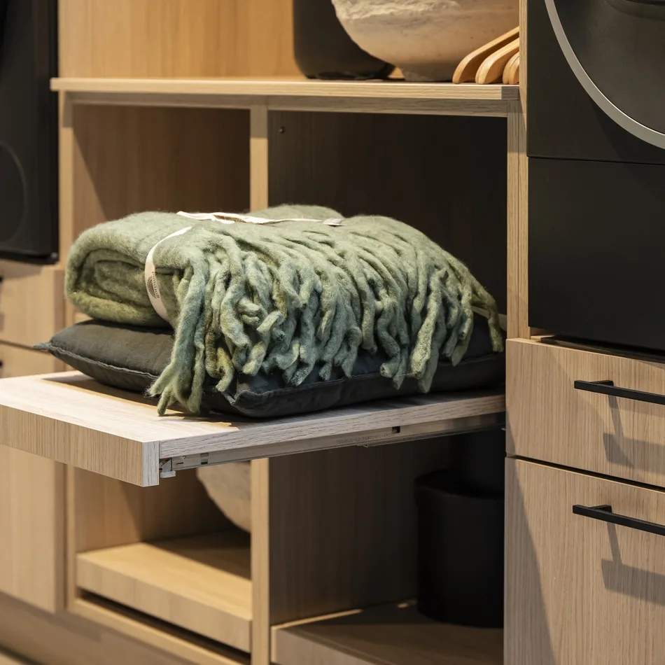 Balda extraíble a medida con textil, detalle de interiorismo de Itek en Bilbao