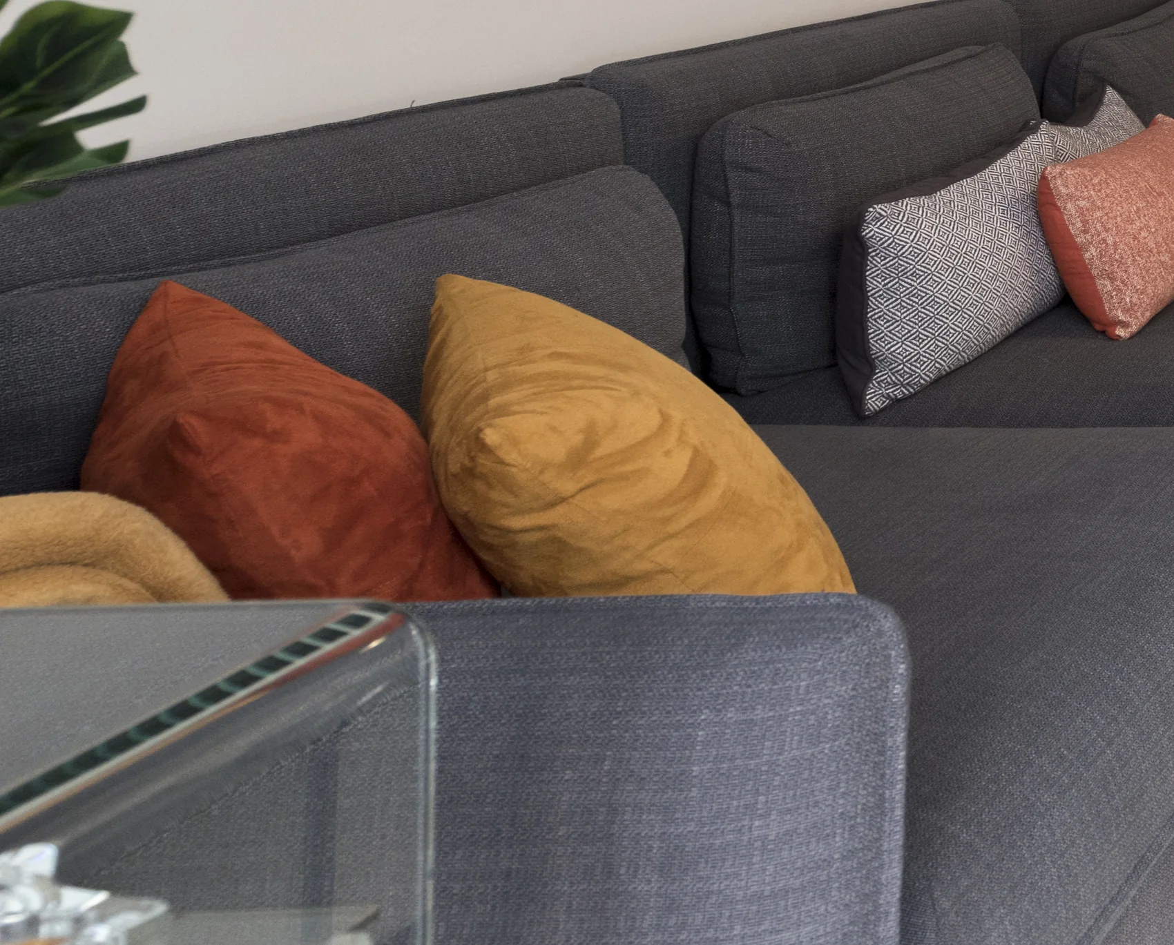 Detalle de textiles y tapicería en Casa Ensanche, por Itek